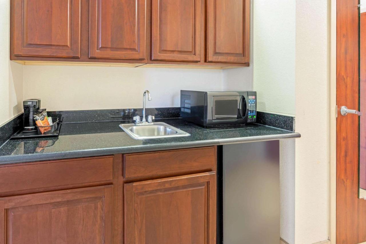 La Quinta By Wyndham Midwest City - Tinker Afb Εξωτερικό φωτογραφία